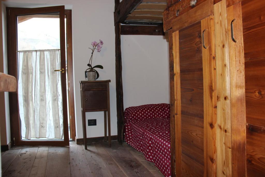 Villa La Tour Nus Cameră foto